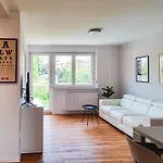 Apartma Greg's House