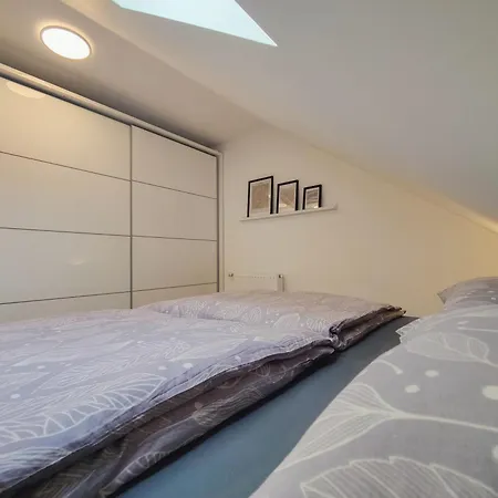 Apartment Greg's House *