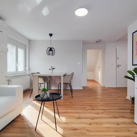 Апартаменти Greg's House Любляна