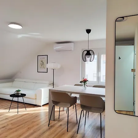 Greg's House 아파트 류블랴나