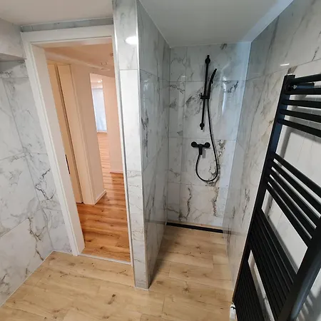 Greg's House * Любляна