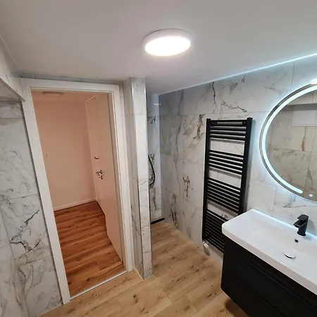 아파트 Greg's House