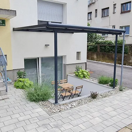 Greg's House 아파트 *
