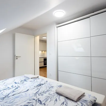 Apartma Greg's House *