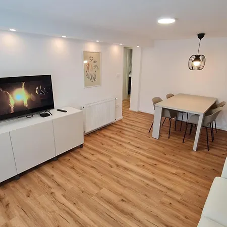 Greg's House Λιουμπλιάνα